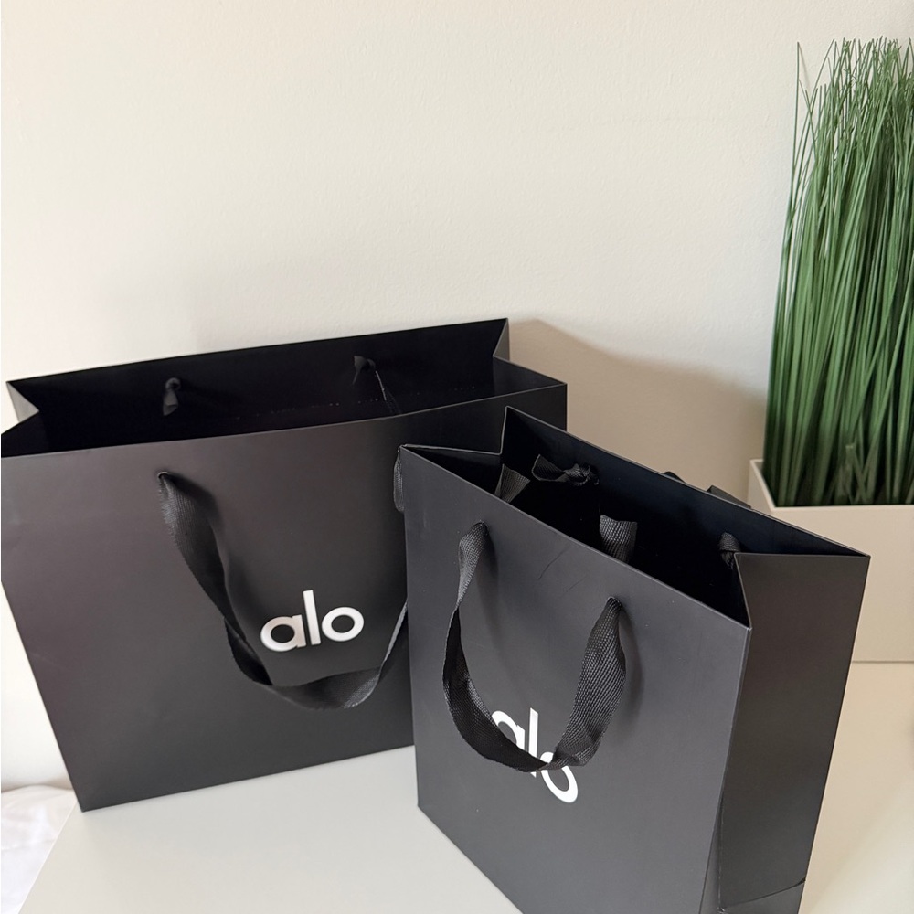 ALO Yoga Black Tote Bag large and small - Picture 2 of 7